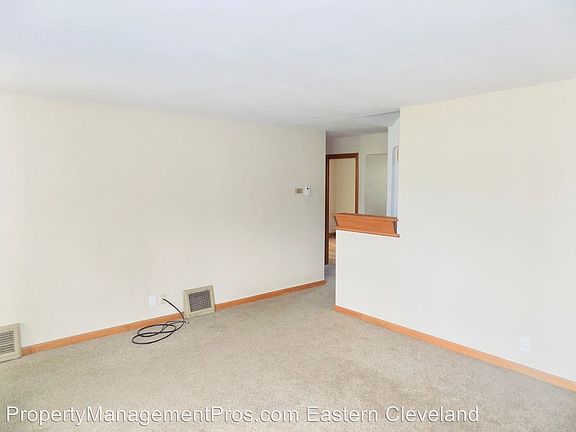 4th image of 18100 Edinboro Ave