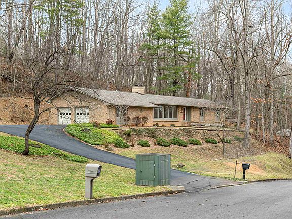 3rd image of 106 Hidden Valley Dr