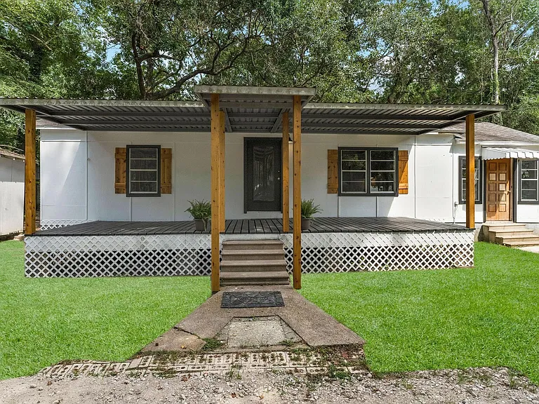 601 Dogwood Trl — Photo 1