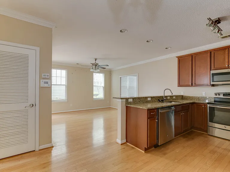 4138 Seafarer Ave #1 — Photo 4