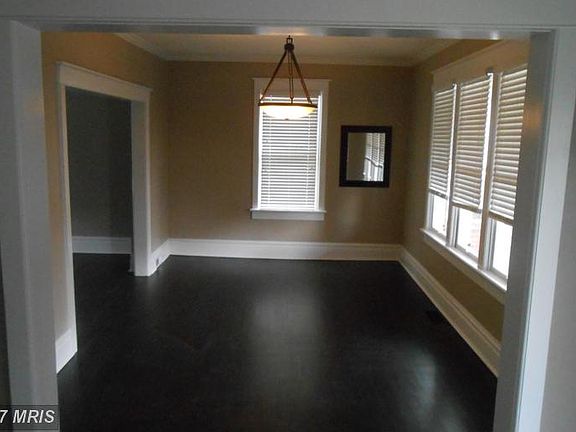 2nd image of 861 Mulberry Ave