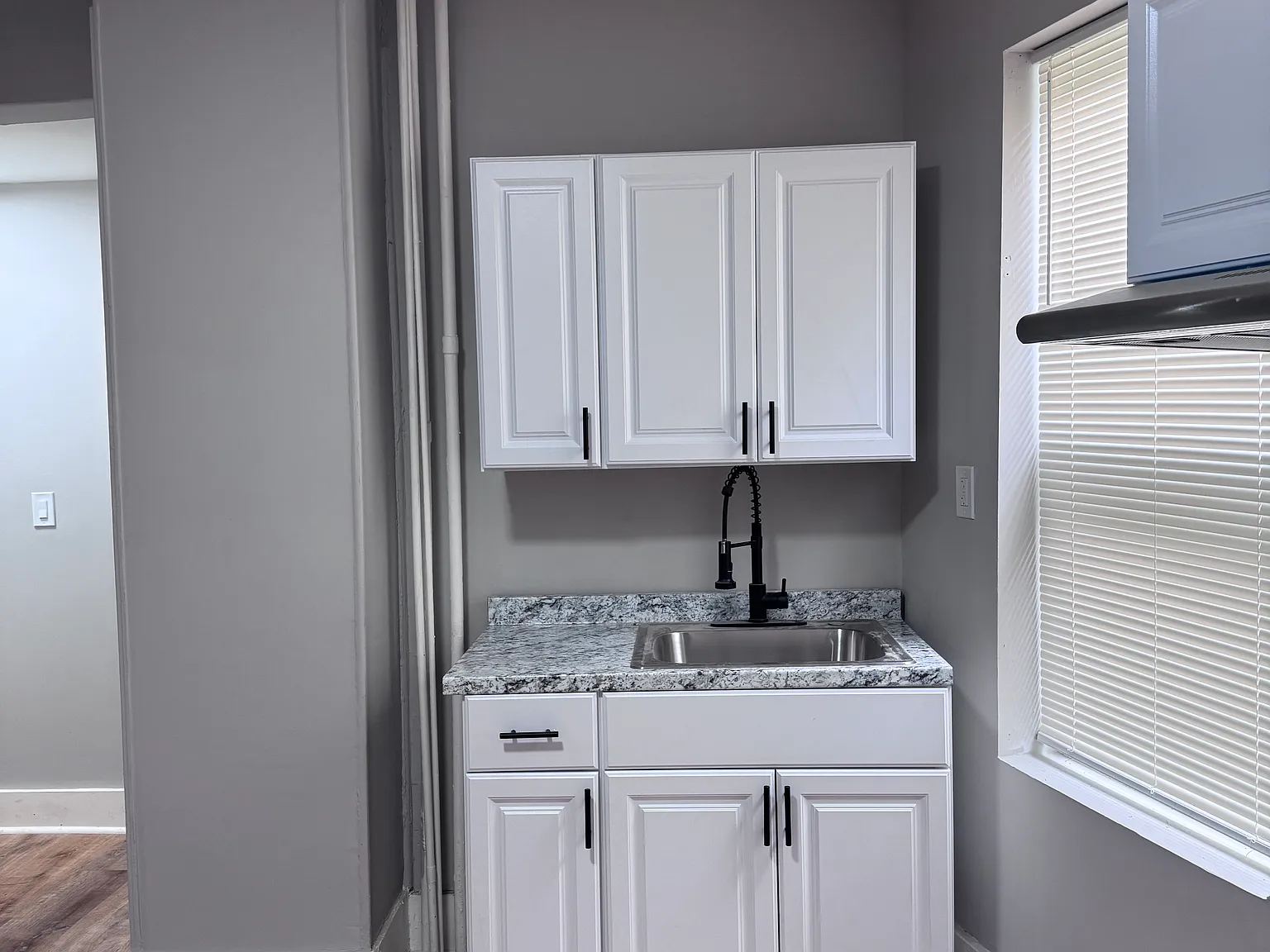 3 bed, 1100 sqft, $1,700 — Photo 4