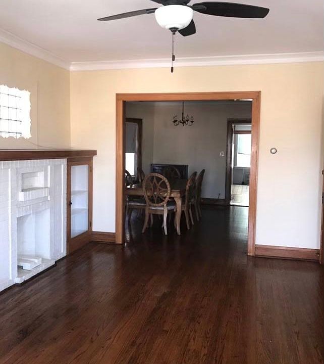 Large Living room and separate Dinning room.