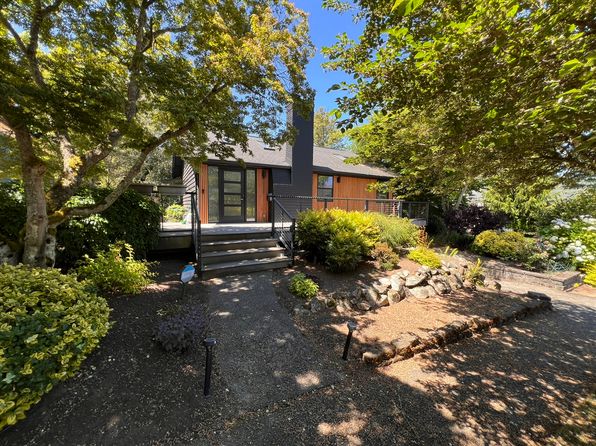 3621 38th Ave W