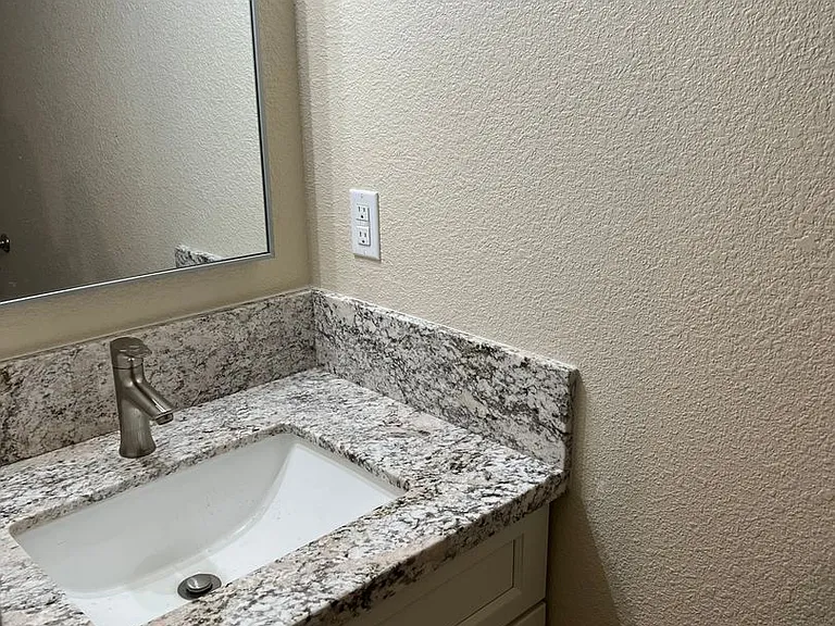 2603 Carlton Ln — Photo 10