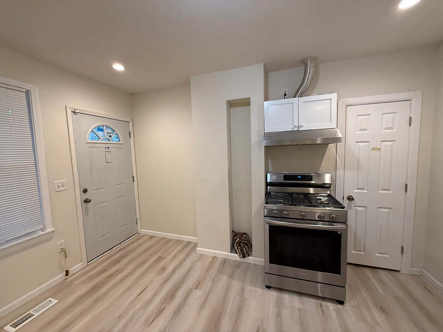 4 bed, 1368 sqft, $2,250 — Photo 2