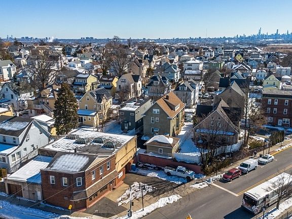 5th image of 307 Paterson Ave #307