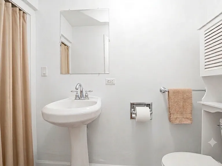 2133 N Sheffield Ave #1A — Photo 14
