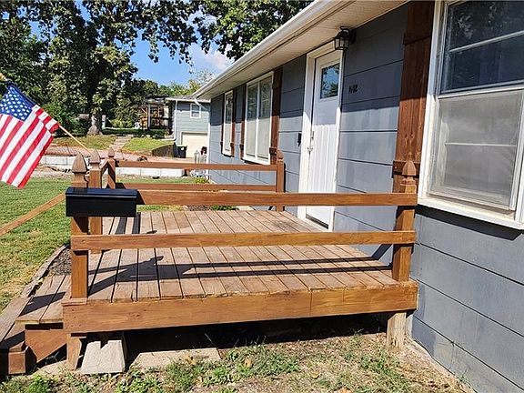 3rd image of 1002 Oakvale Dr