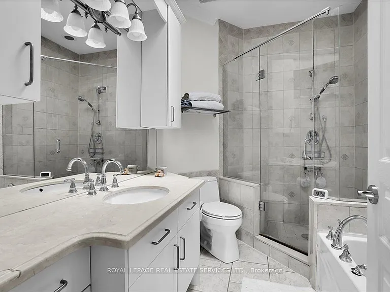 85 Bedford Park Ave — Photo 29