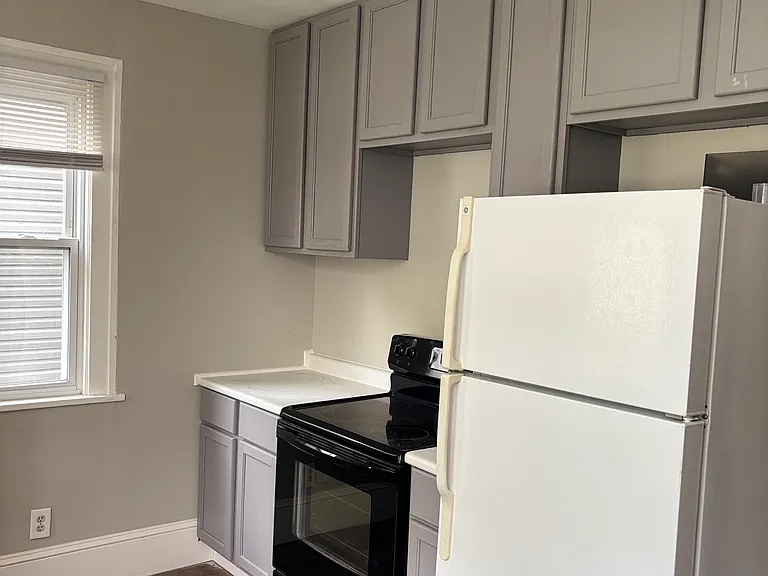 206 E Blake Ave — Photo 20