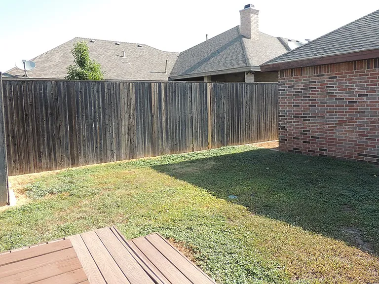 3221 Marksburg Ave — Photo 26