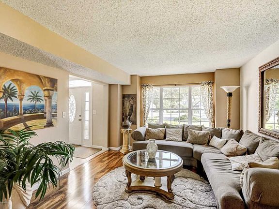 4th image of 74 Moonlight Ct