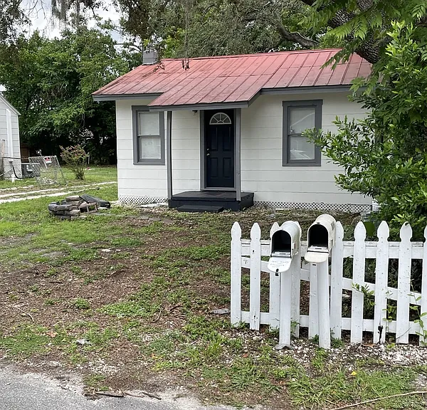 10005 N Arden Ave #A — Photo 2