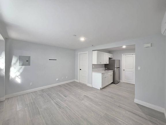 2nd image of 16 Dole St #1A