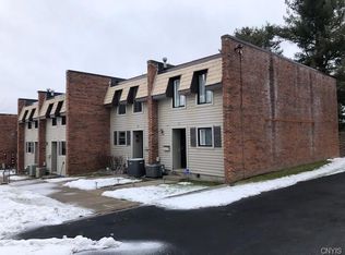 97 Chestnut Hls, New Hartford, NY 13413
