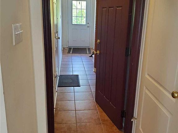 5th image of 105 Wilkes Cres