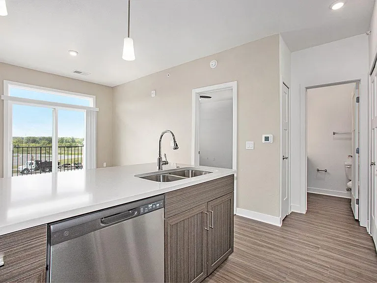 Meadowbrooke Apartment Homes — Photo 39