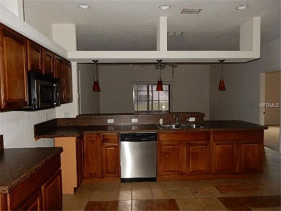 5th image of 1111 Creekview Ct