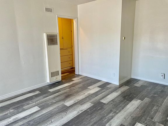 3rd image of 11852 Chandler Blvd #6