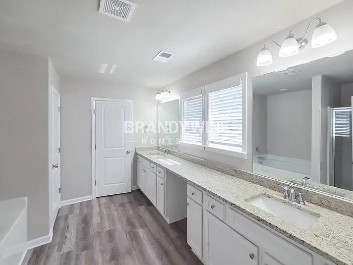 1116 E Shoreview Rd — Photo 16