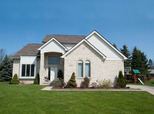 21901 Dunnabeck Ct, Novi, MI 48374