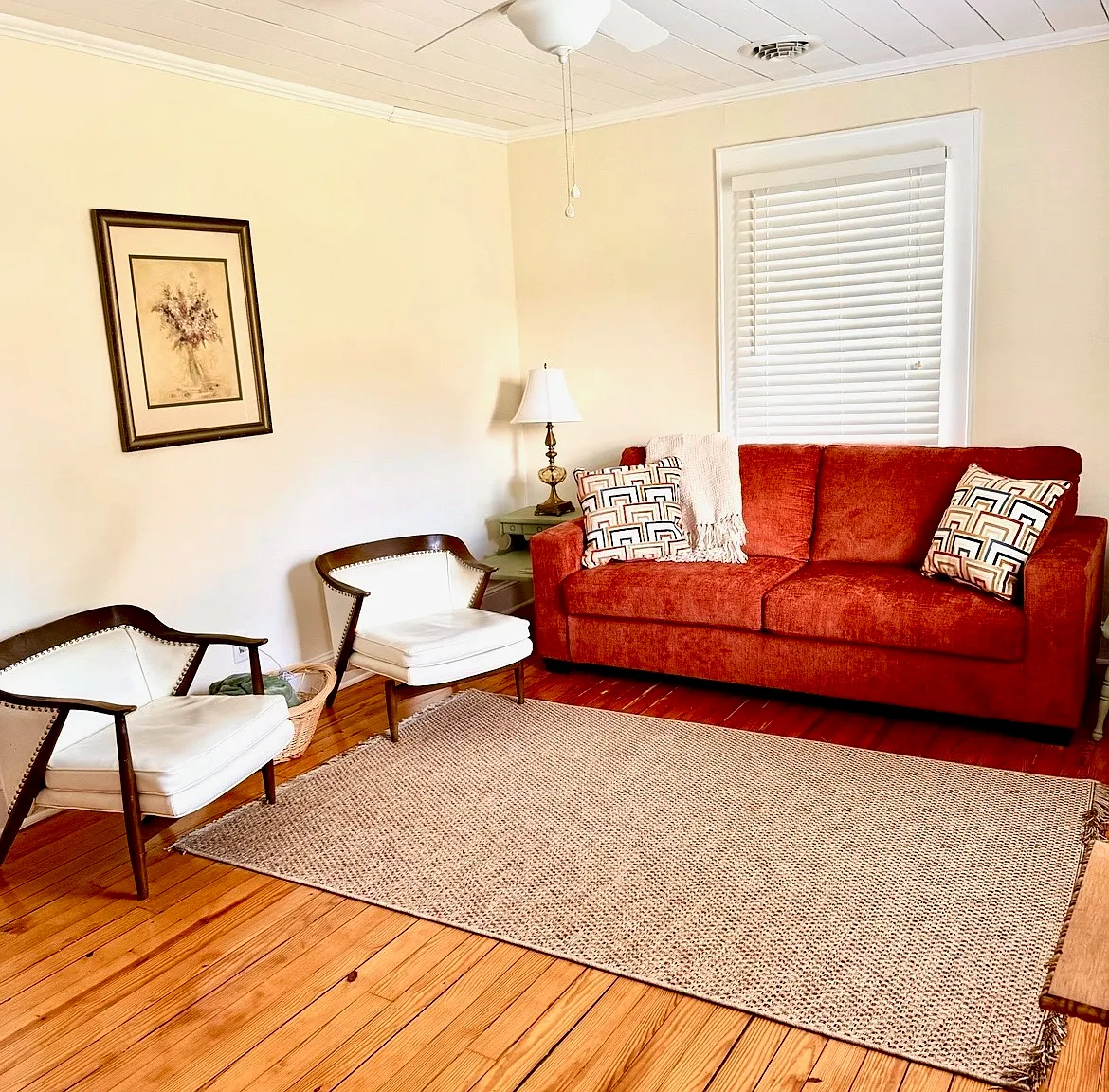 2 bed, 919 sqft, $1,900 — Photo 2