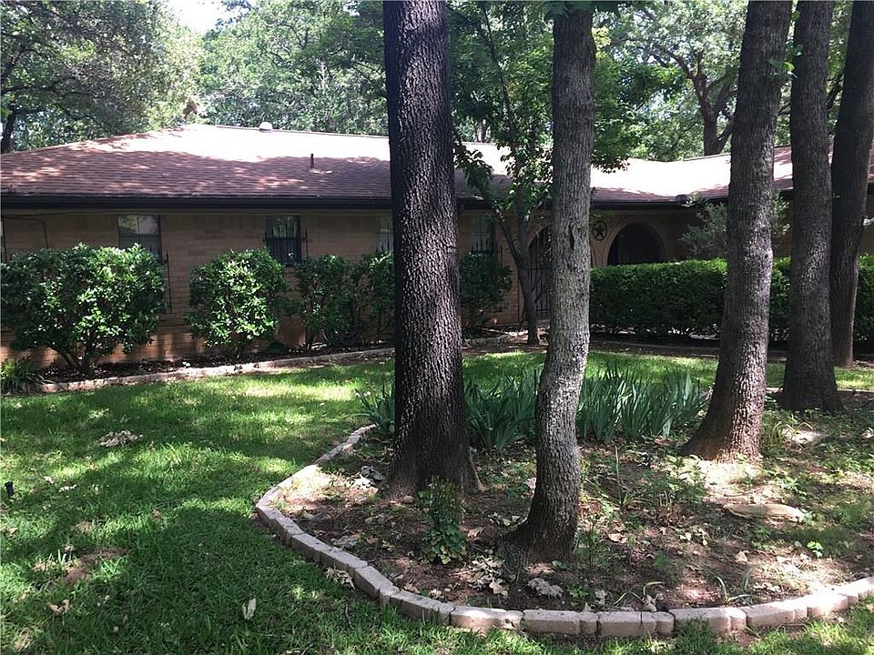 2nd image of 1025 Oak Ridge Dr