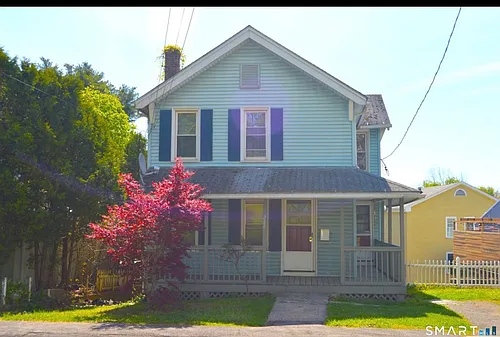 284 Main St Photo 1