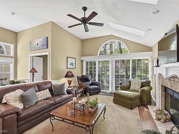 5th image of 3784 Camden Ct