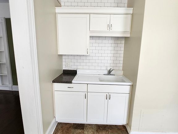 4th image of 36 Pine St