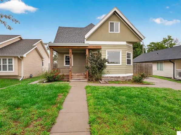 3338 Manderson St, Omaha, NE 68111