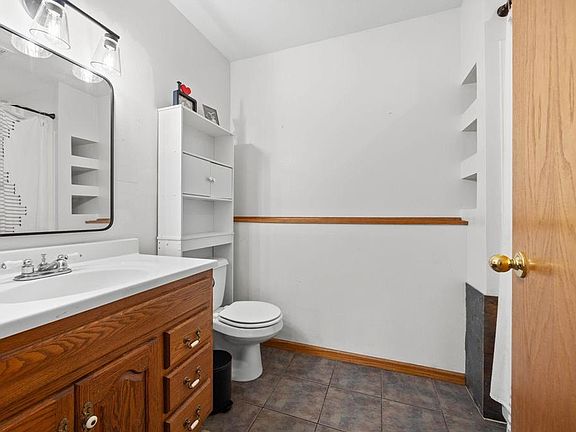 2nd image of 7893 Park Ave NE