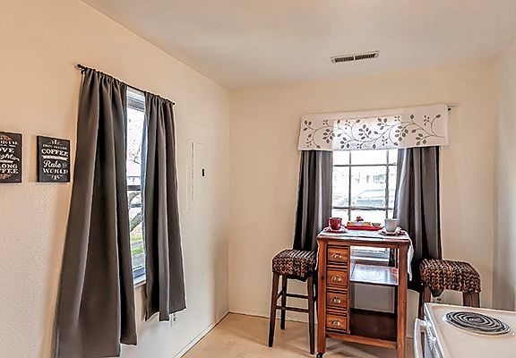 5th image of 1534 Olive St