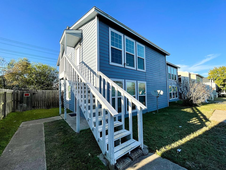1st image of 403 Manuel Dr #C