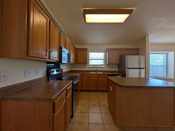 5th image of 268 Goliad Dr