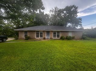 406 Garden Homes Cir, Montgomery, AL 36116