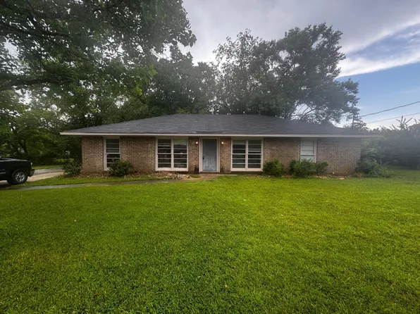406 Garden Homes Cir, Montgomery, AL 36116