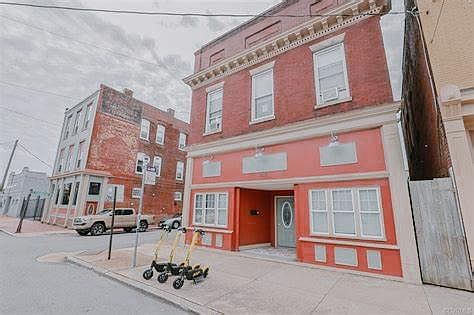1st image of 1601 W Cary St APT 4