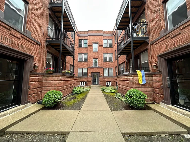 1621 W Wallen Ave #2 — Photo 1