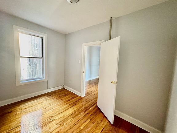 3rd image of 4532 Park Ave #3