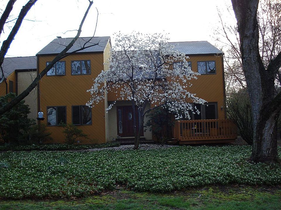 2nd image of 10 Forge Dr