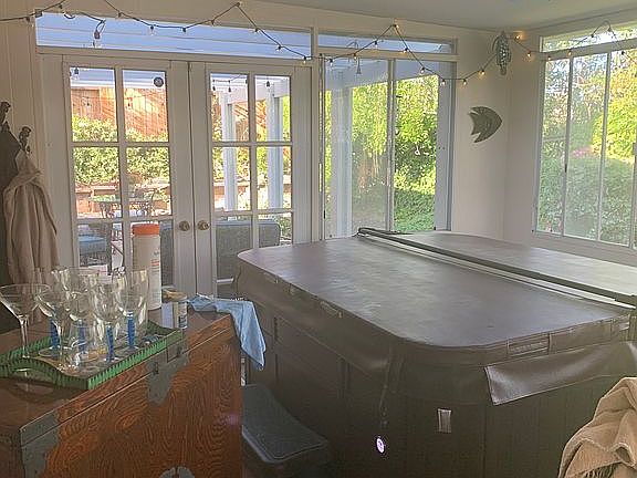 4th image of 542 Solano Dr