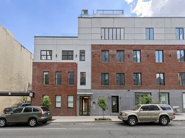 537 Court Street