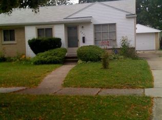 2001 Castle Ln, Flint, MI 48504