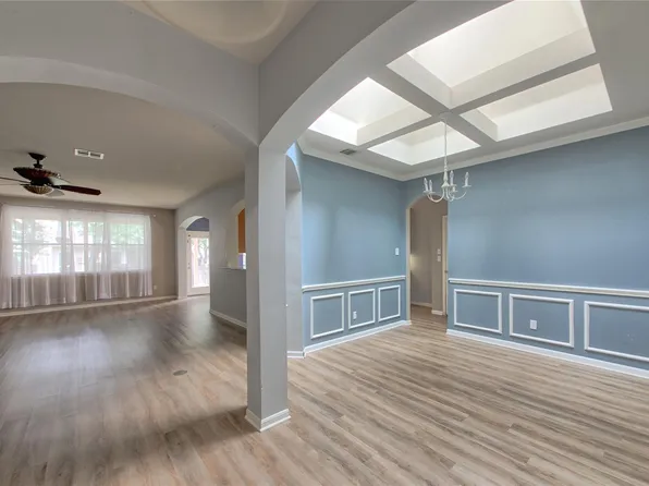 313 Olmos Dr, Leander, TX 78641