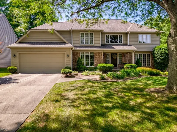32605 Shadowbrook Dr, Solon, OH 44139