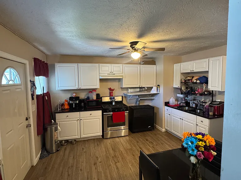 370 Hamilton St #1-R — Photo 6
