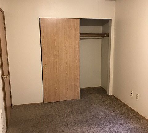 5th image of 1001 37th St SE Unit 1