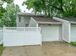 1906 E Bell Ave, Des Moines, IA 50320